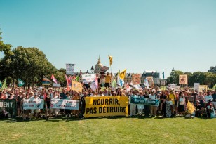 Paysans et citoyens mobilisés partout en France pour alerter sur les dangers de la loi Duplomb
