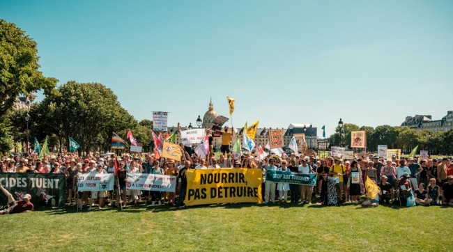 Paysans et citoyens mobilisés partout en France pour alerter sur les dangers de la loi Duplomb
